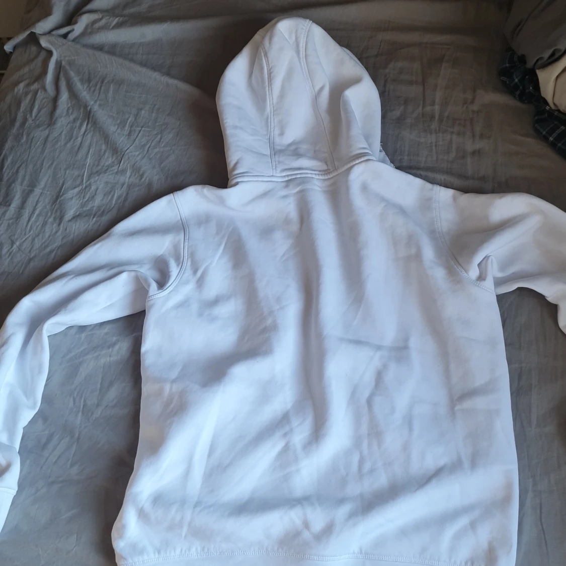 Vit hoodie från Sail Racing - 3