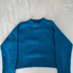 Blå stickad tröja från Zara - Fin 