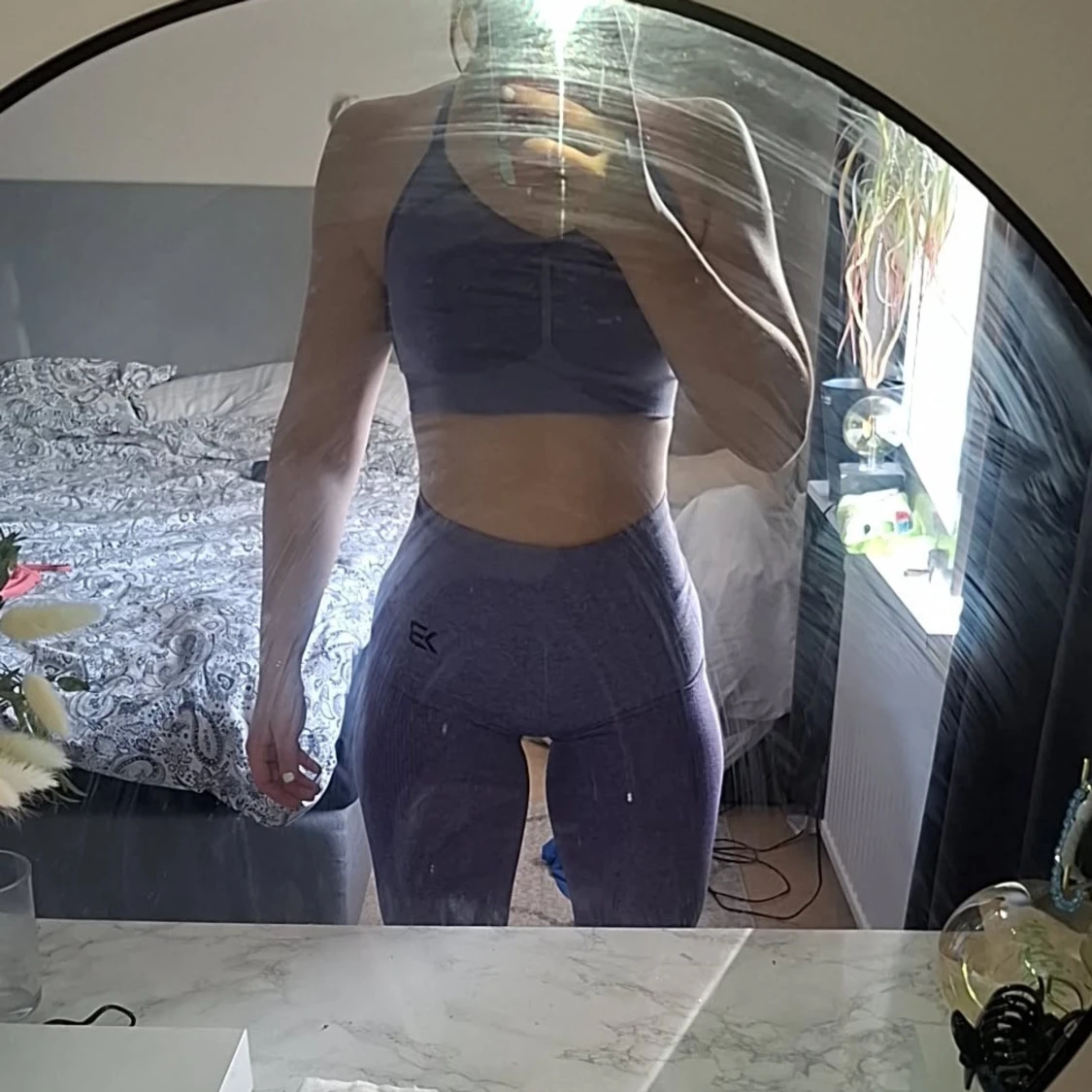 Lila sportset från Better Bodies