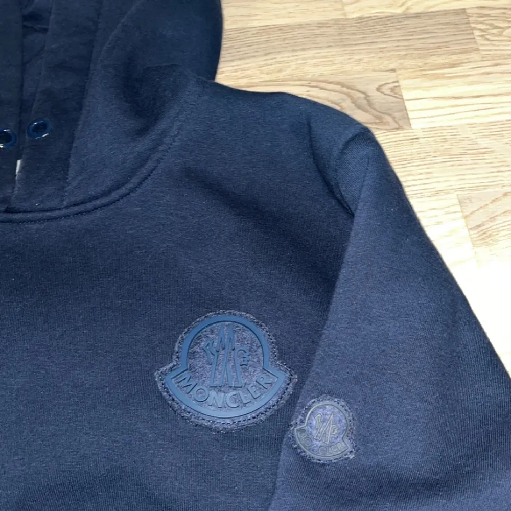 Ăkta gammal modell Moncler đŸđźâđš pris kan diskuteras . Hupparit & Collegepaidat.