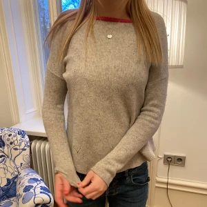 Zadig Tröja - Så snygg stickad tröja från Zadig & Voltaire med rosa detaljer😍