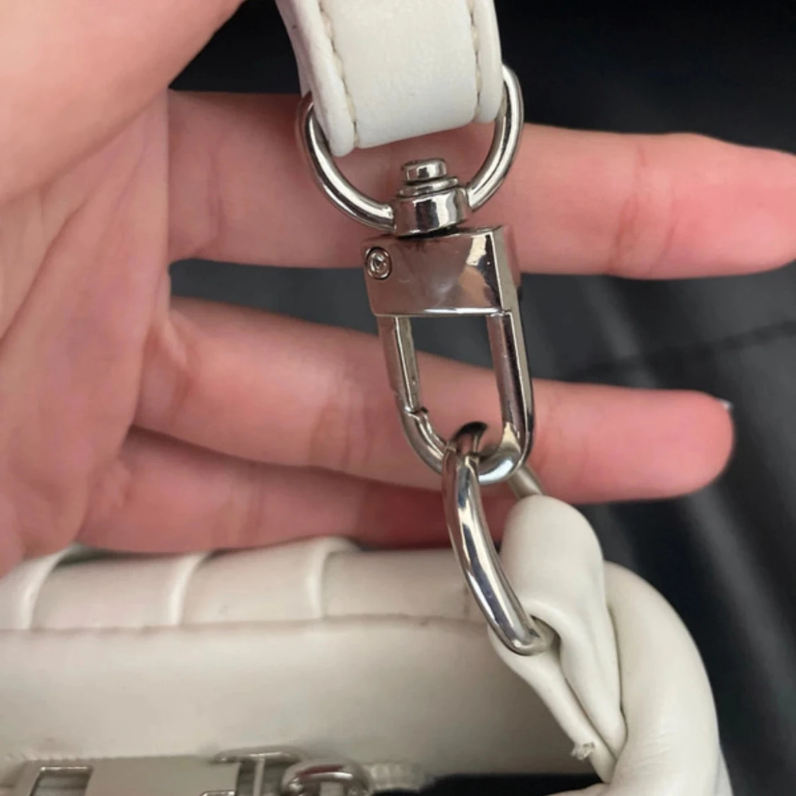 Vit axelväska med dragkedja - 4