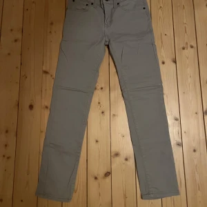 Grå Levi's 510 Skinny Jeans - Snygga grå Levi's 510 skinny jeans. W28 L28