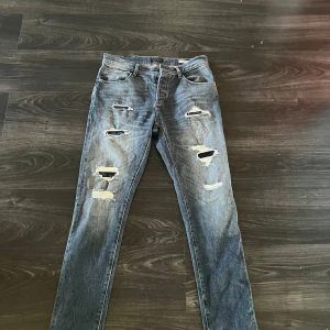 Antony morato ripped jeans UK32 - Sjukt feta Antony morato jeans UK 32. Skick 9/10