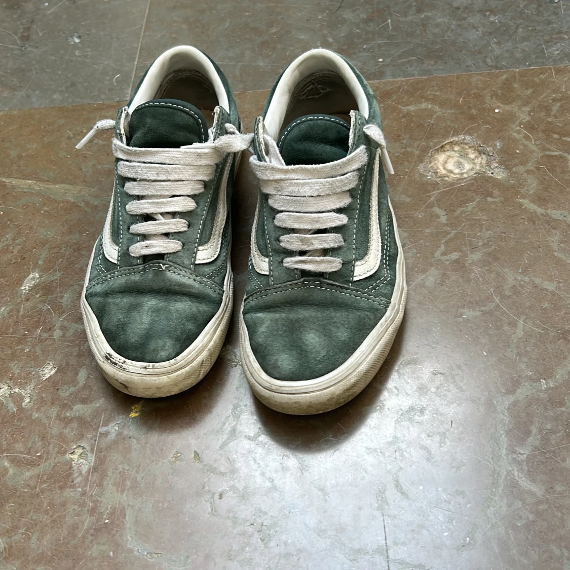 Gröna sneakers från Vans med vit sula