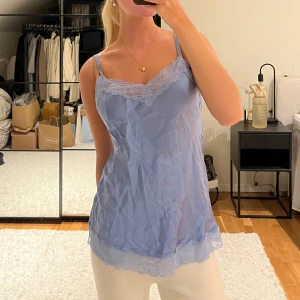 Blått silkeslinne intimissimi - Silkes linne från intimissimi i storlek S! Knappt använd 💕