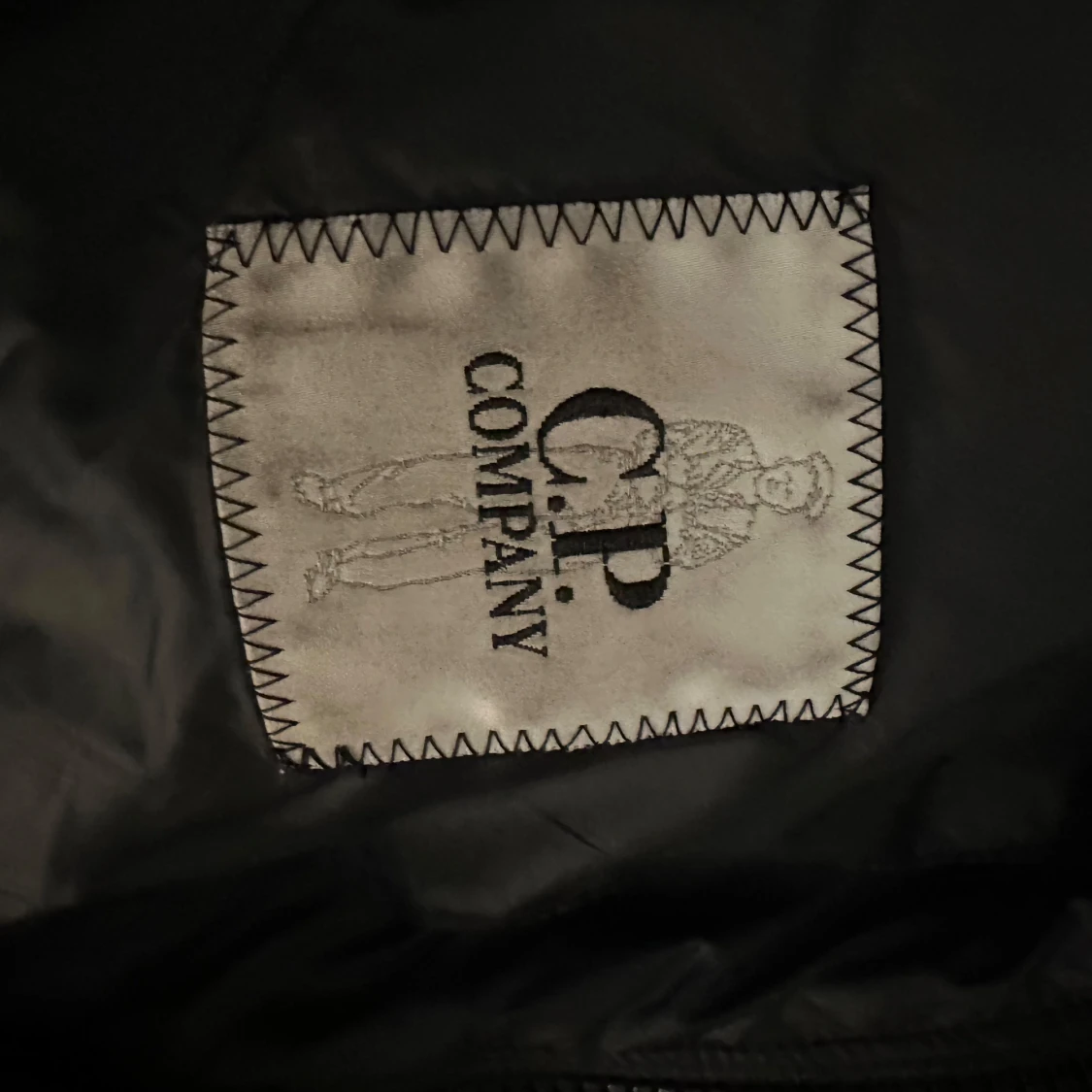 Svart pufferjacka från C.P. Company - 2