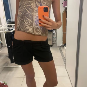 Kostym shorts  - Superfina shorts med lite spets detaljer! 