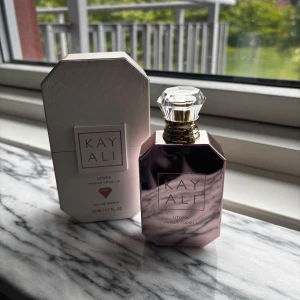 Kayali Utopia Vanilla Coco 21 - Endast tagit ett sprut. Nypris 1079kr. 
