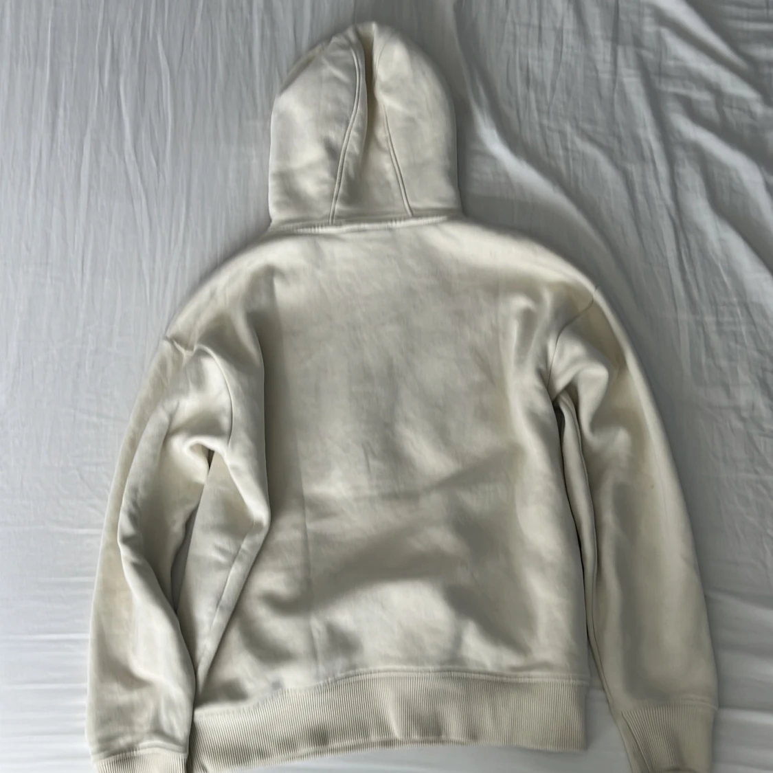 Vit hoodie från Stwd med grön tryck - 2