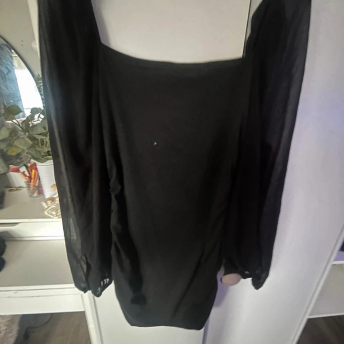 Svart klänning med meshärmar från Shein