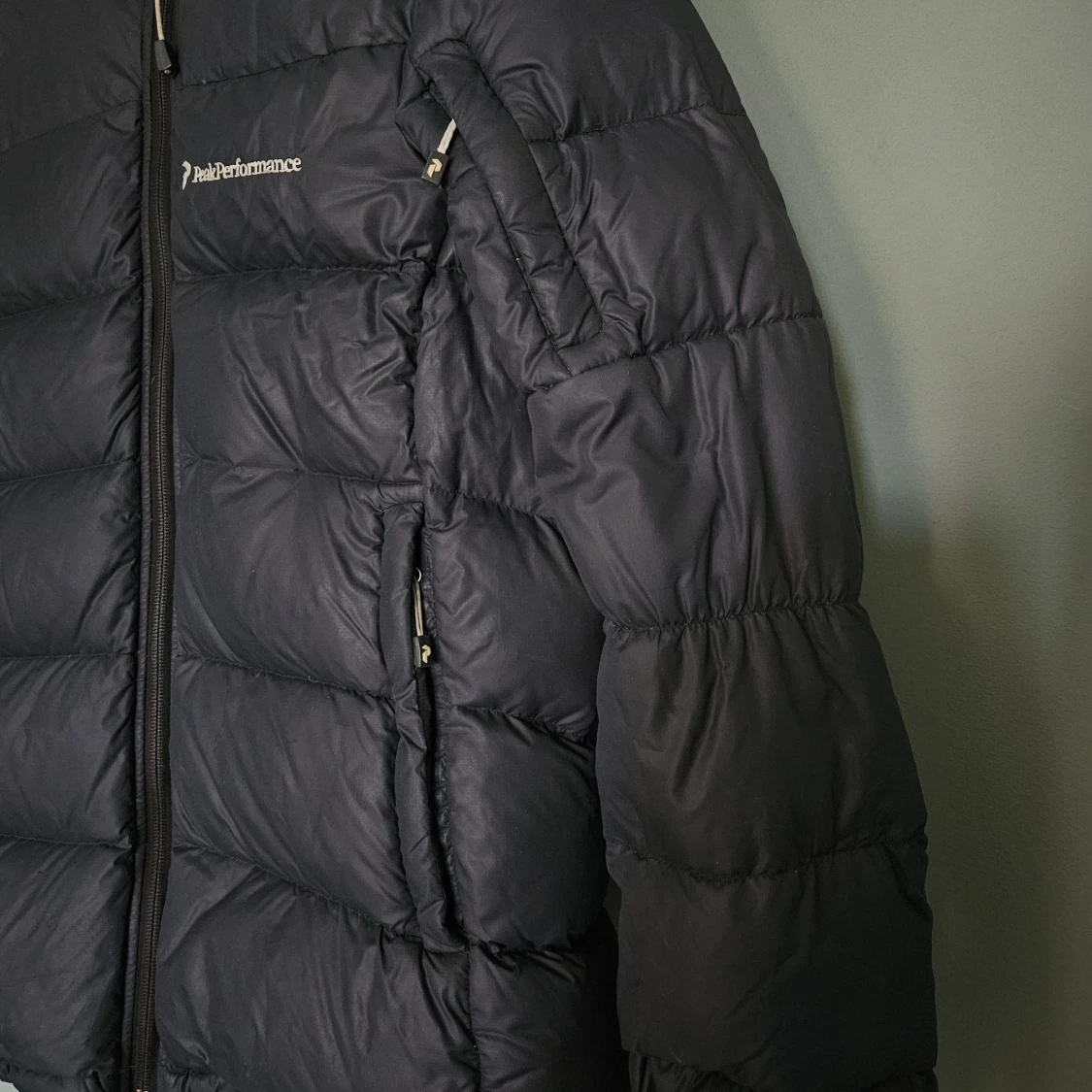 Svart dunjacka Peak Performance S - 4