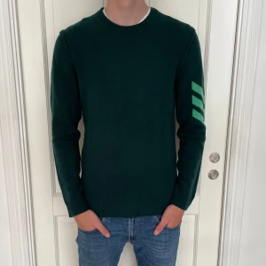 Zadig & Voltaire 100% Kashmir - Brand new - Skick 10/10 (Helt ny) | Nypris: +4400kr, säljer endast för 1799kr! | Hör av dig vid frågor!