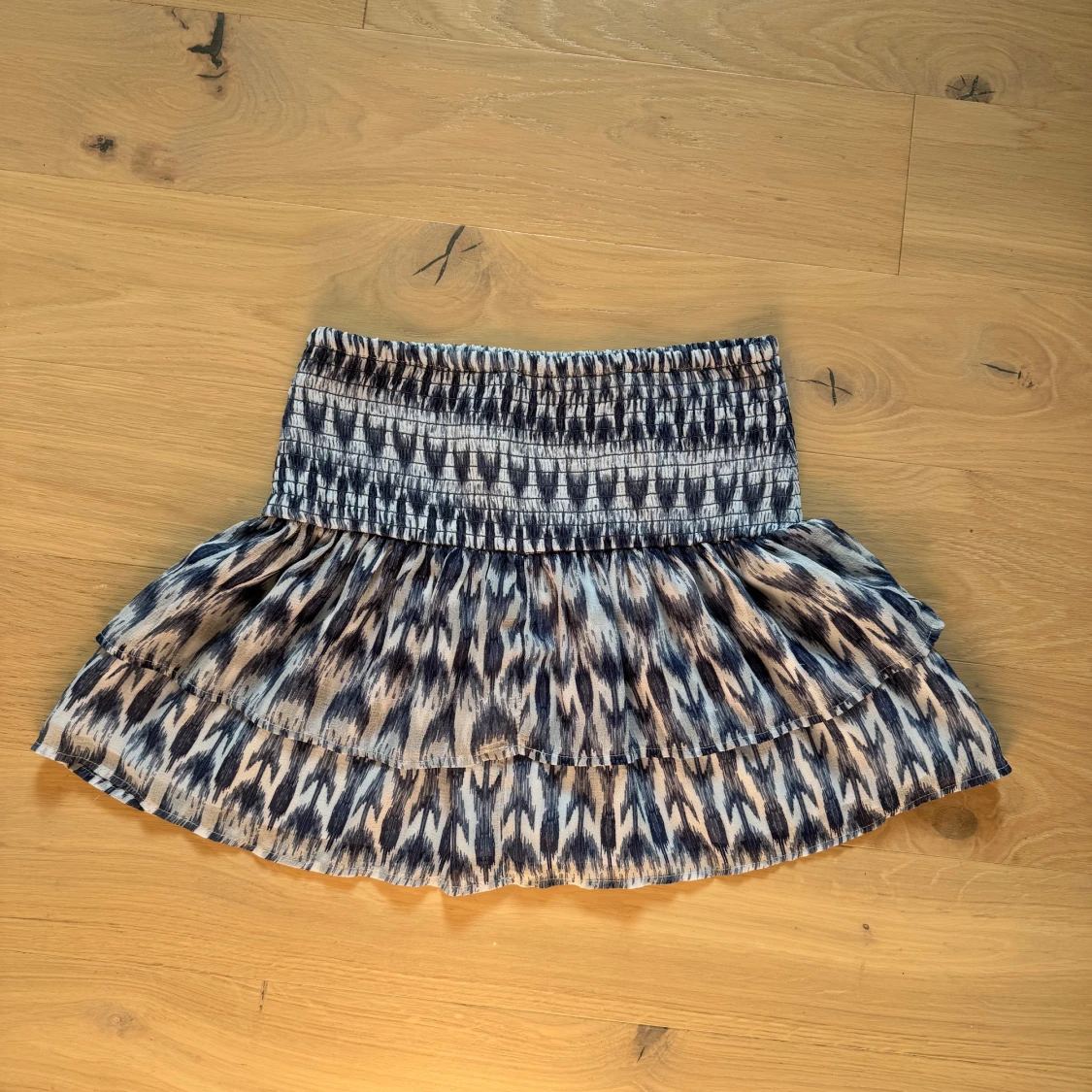 Mönstrad kortkjol från Gina Tricot