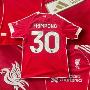 Frimpong Liverpool 25/26  - Frimpong Liverpool 25/26 🇳🇱  🔹 Storlek: S 🔹 Skick: 10/10 Helt ny med tags kvar 🔹 Player version  💬Skriv vid frågor eller funderingar  