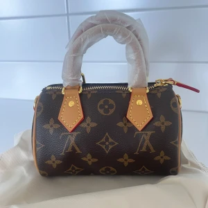 Mini Väska - Helt ny äkta läder