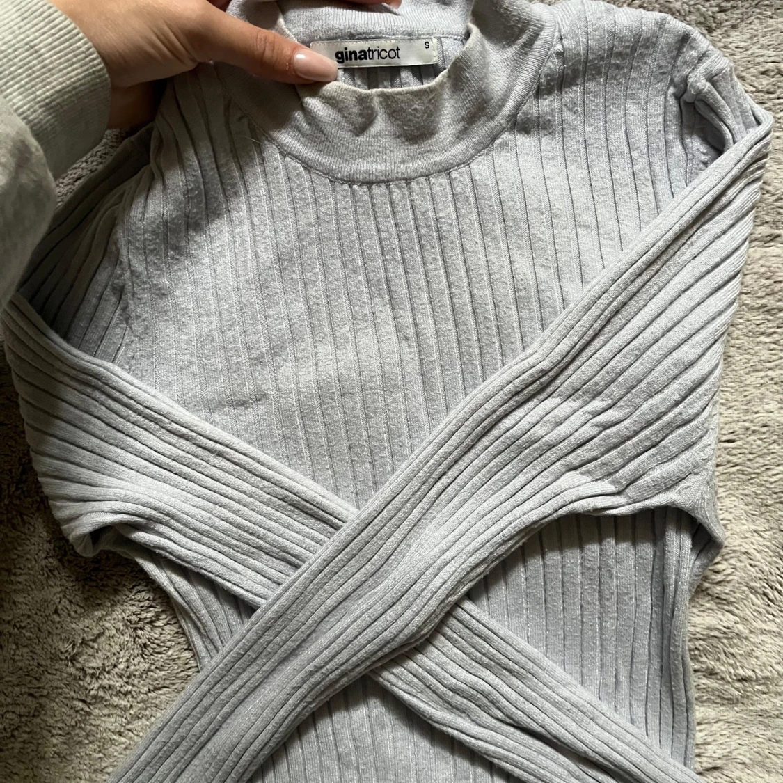 Ljuslila/blå ribbad tröja från Gina Tricot - 2