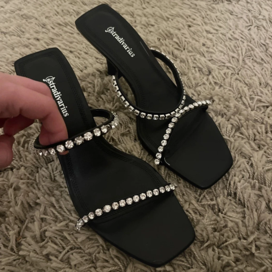 Svarta Stradivarius sandaler