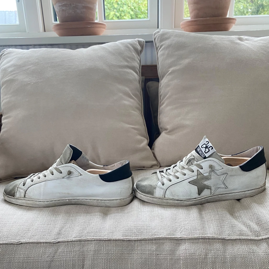 Vit-grå sneakers med stjärndetalj 2stars - 2