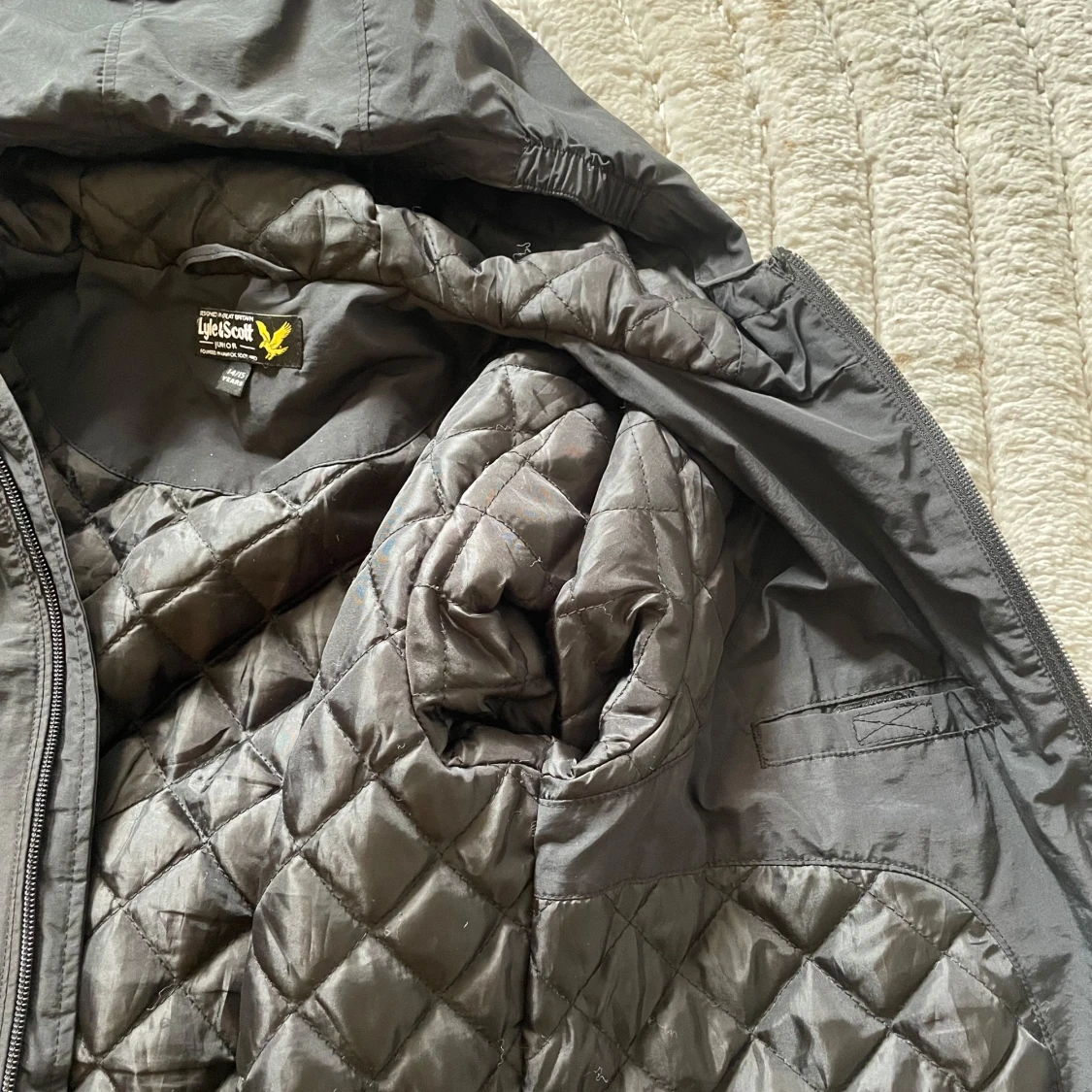 Svart quiltad vindjacka Lyle & Scott - 2