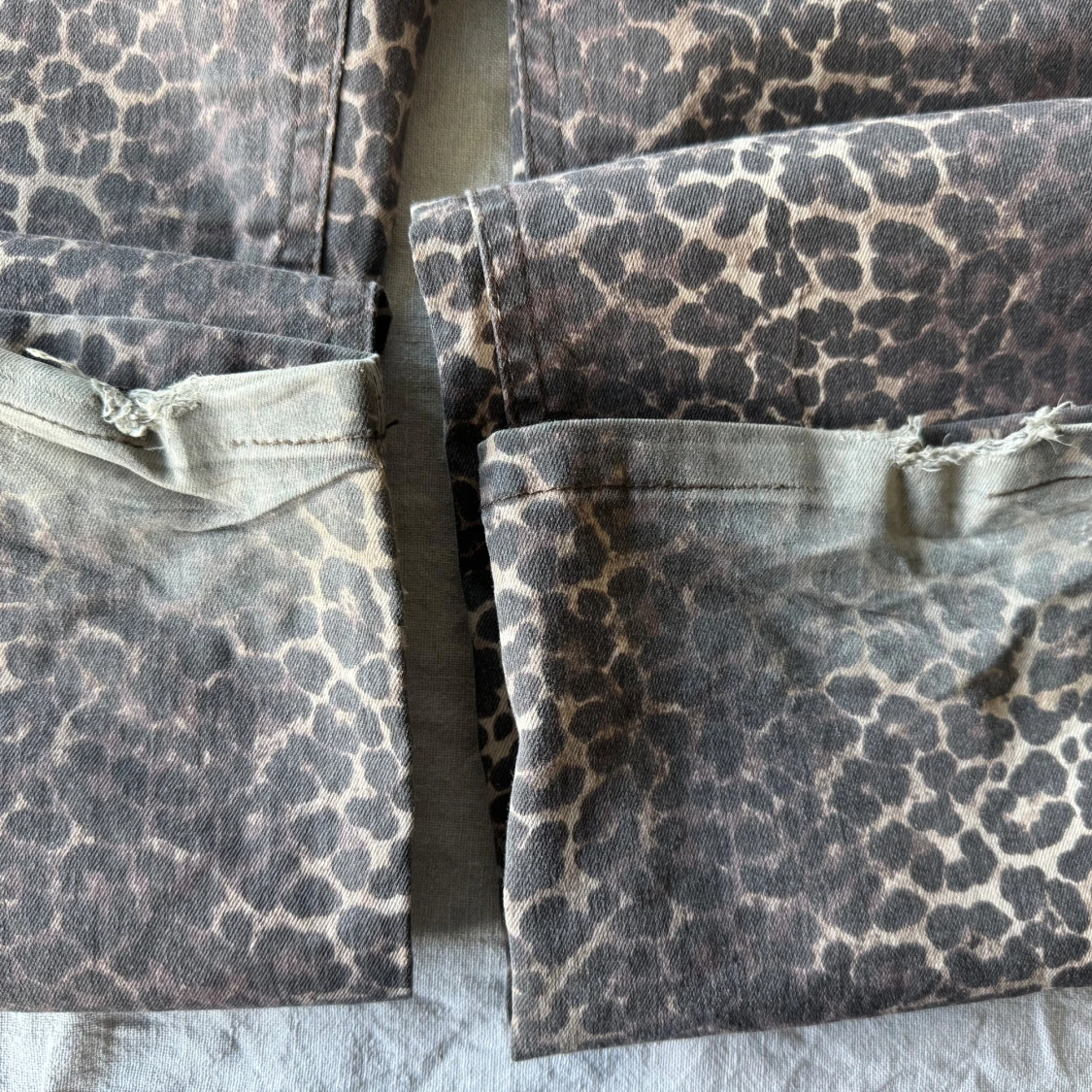 Leopardmönstrade bootcut jeans - 3