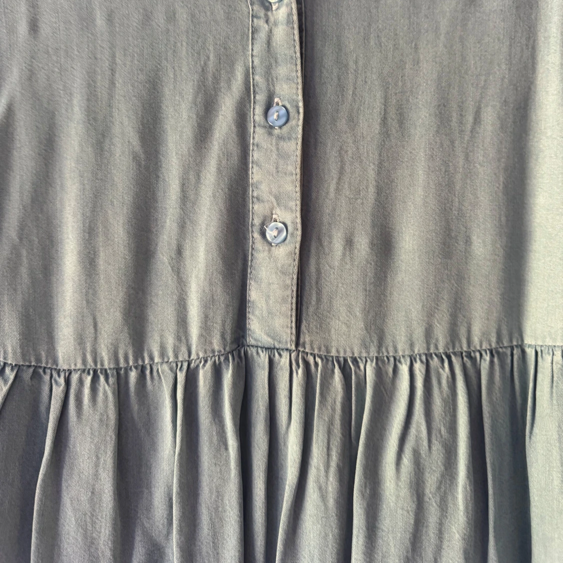 Ljusblå volangklänning från Amisu - 2