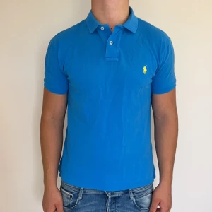 Ralph Lauren pike slim fit  - Ralph Lauren | Mycket bra skick | Size - M | Nypris 1600 mitt pris 499 | Hör av dig vid minsta fråga eller fundering📩