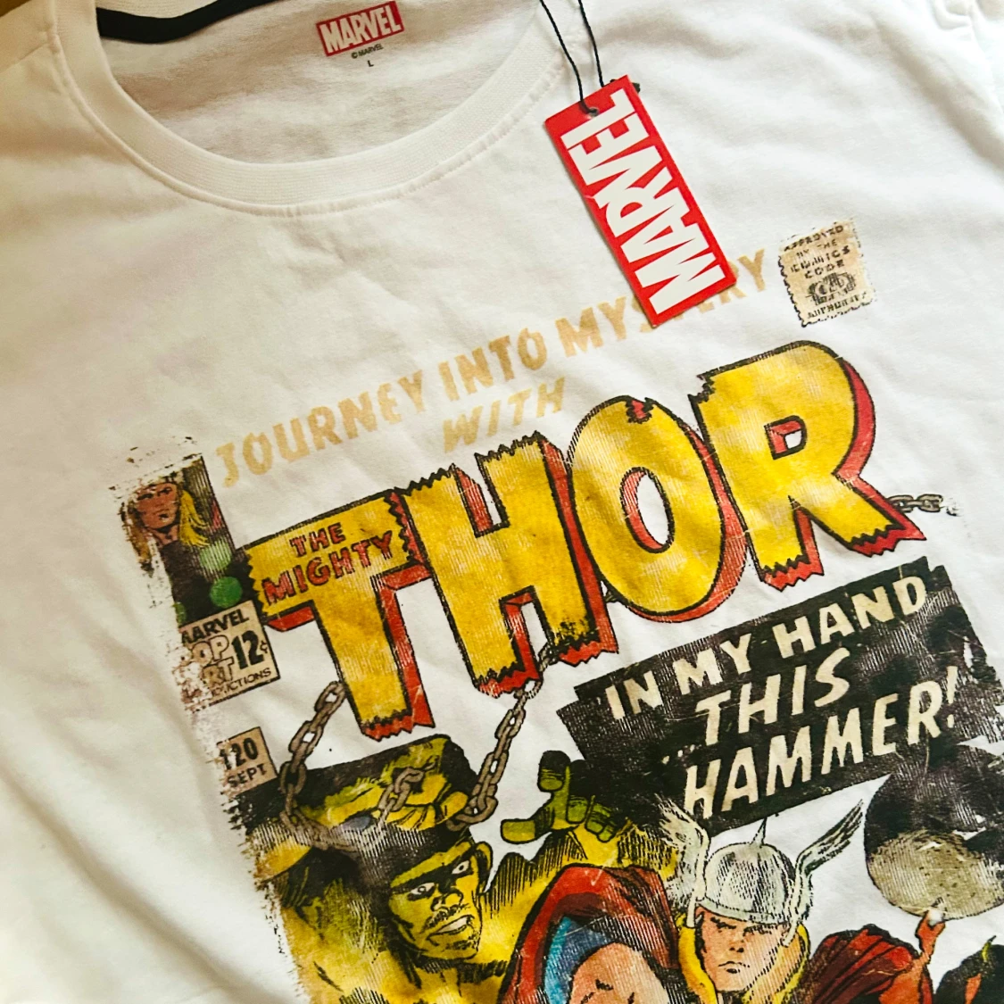 Vit T-shirt med Marvel-motiv! - 2