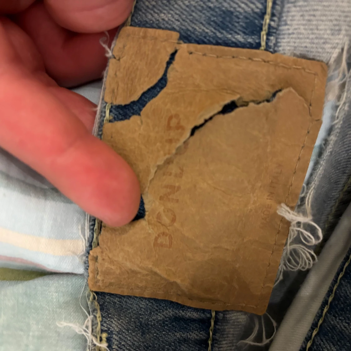 Ljusblå slitna jeans från Dondup - 3