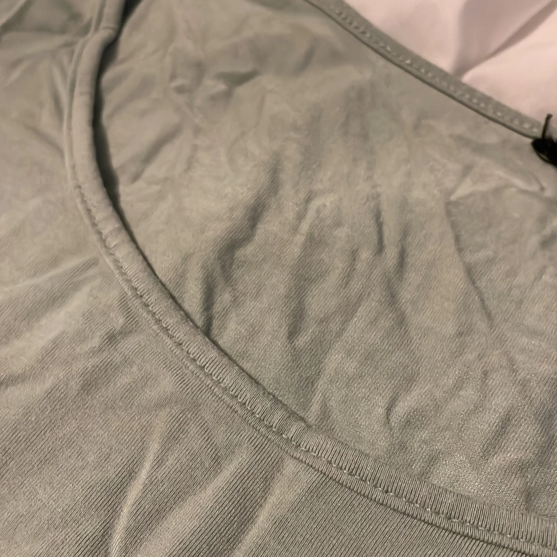 Ljusgrön långärmad basic tröja - 1