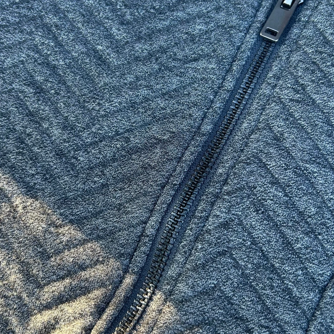 Grå quiltad jacka från Divided - 3