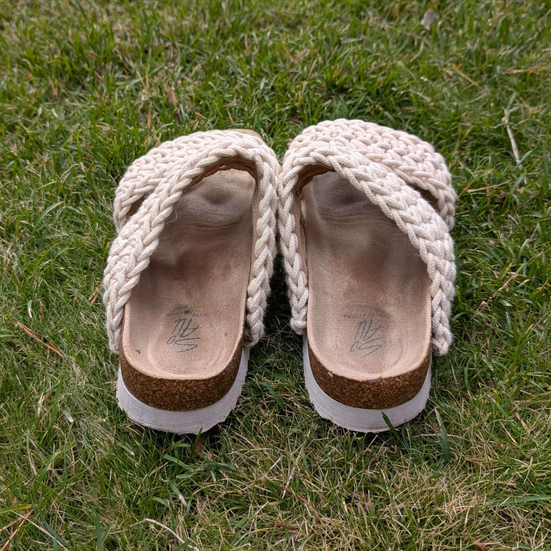 beige sandaler tofflor - 1