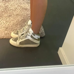 Zadig & Voltaire skor  - Så fina skor från Zadig & Voltaire, skorna putsas innan jag postar de!🤩✨Köpta för 4500kr i butik