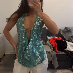 Glittrig fest topp - Super snygg topp. Passar Xs/S. Köpt utomlands 🍒