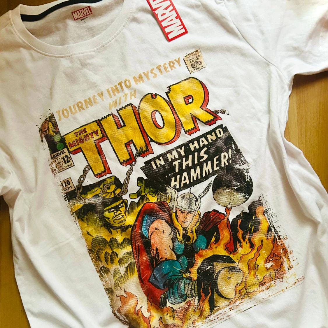 Vit T-shirt med Marvel-motiv! - 1