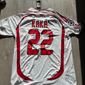 AC Milan Kaka - Fin kaka tröja i Milan Storlek M endast 350kr