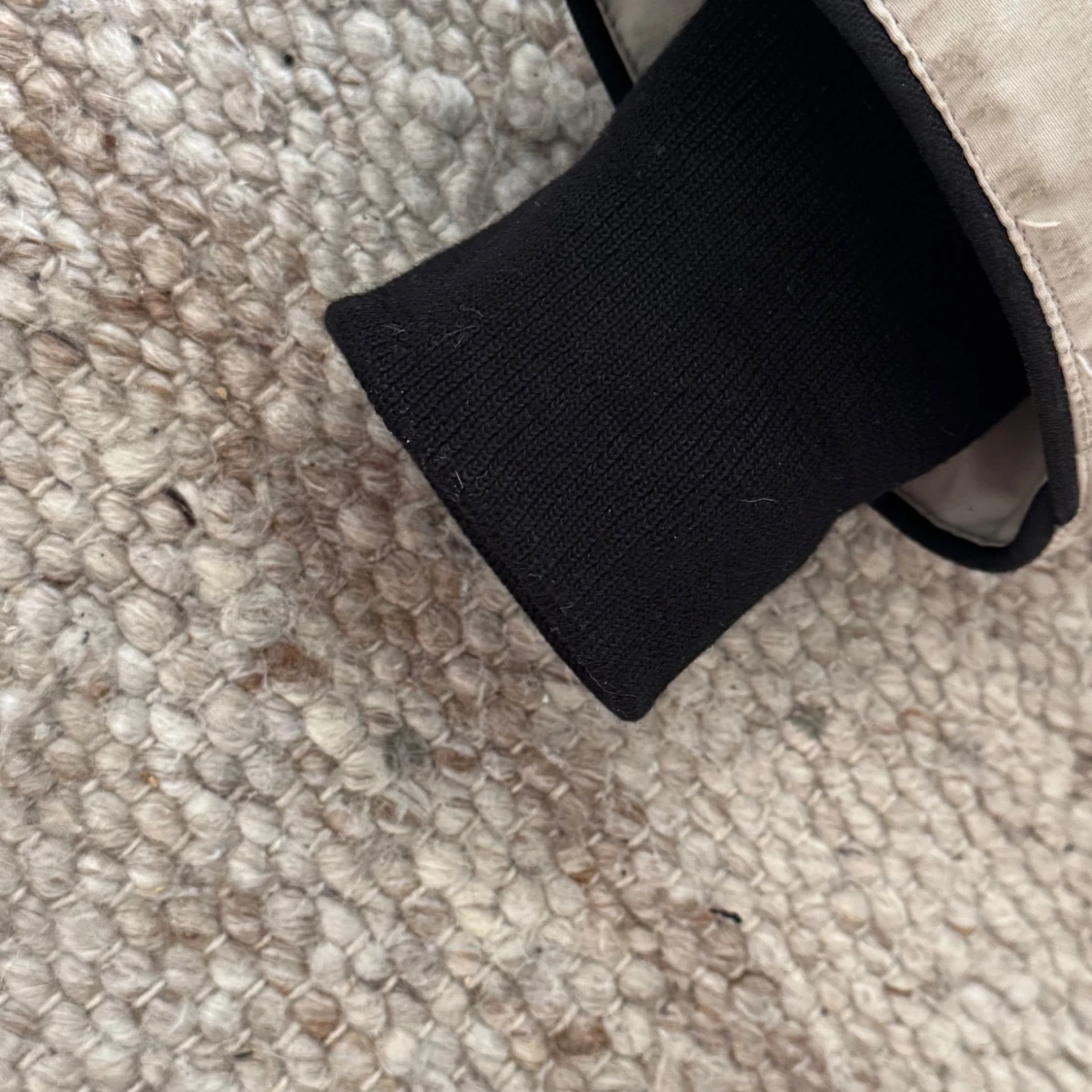 Beige dunjacka från Canada Goose - 1