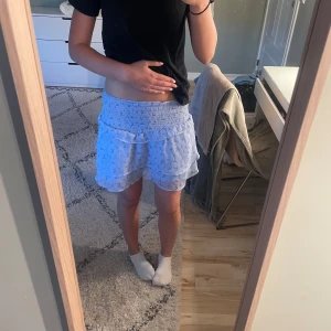 Blommig volang kjol - Fin kjol, endast använd en gång