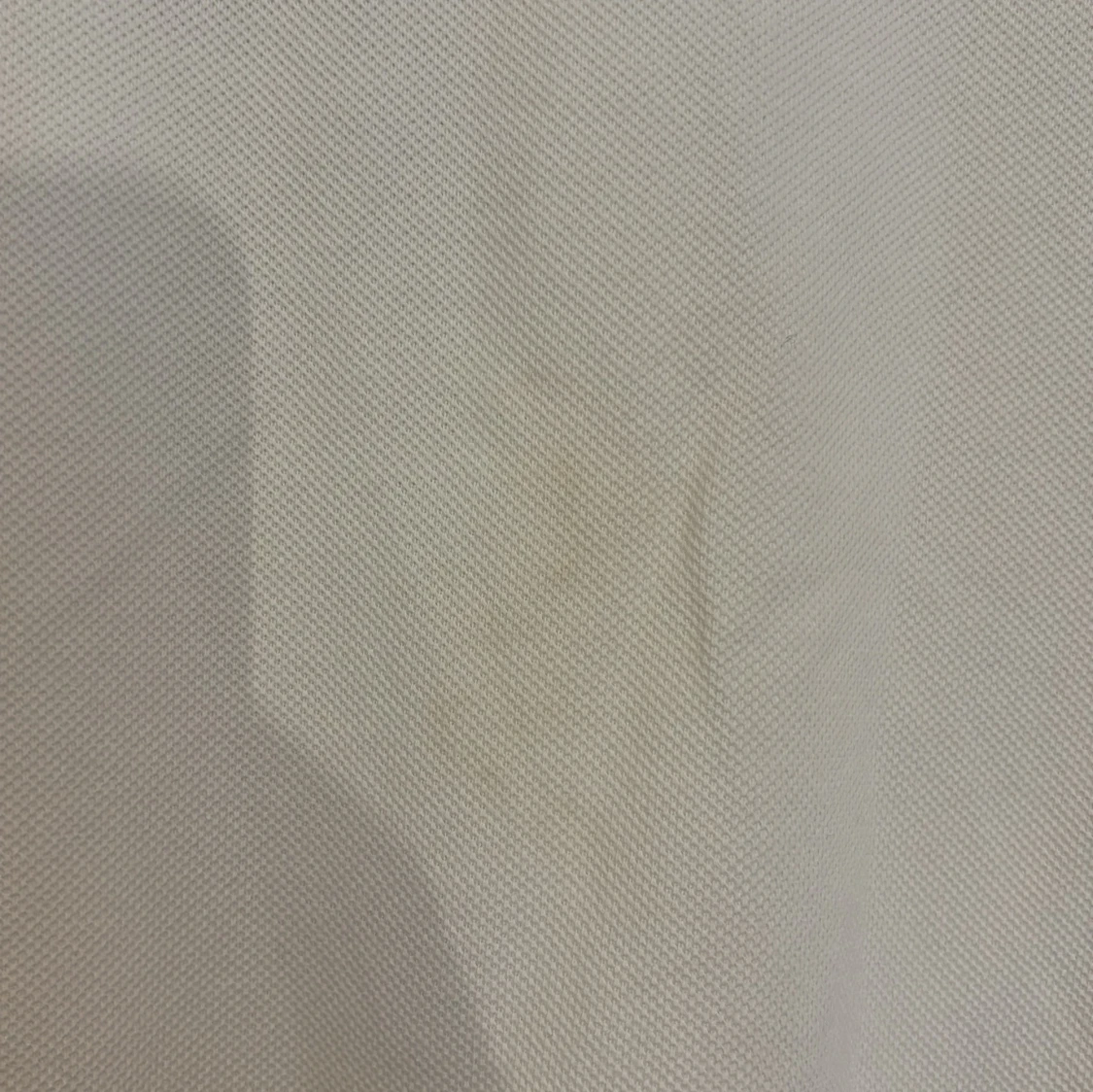 Vit BOSS pikétröja med röd logga - 2