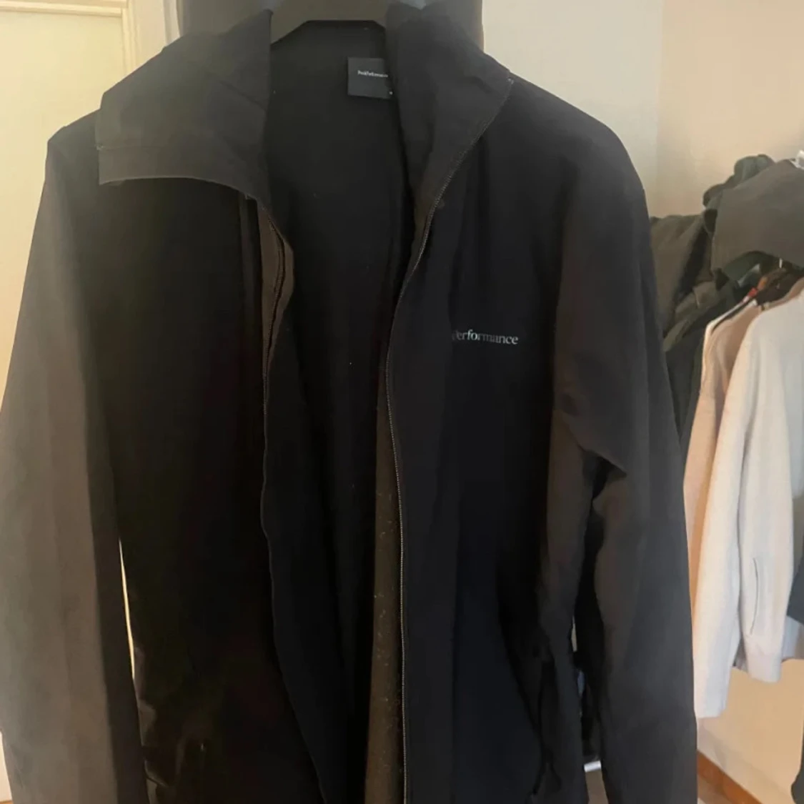 Svart vindjacka från Peak Performance - 1