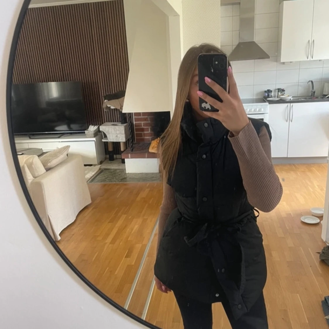 Svart dunväst med bälte - 2