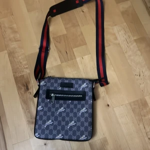 Gucciväska - Snygg axelväska.