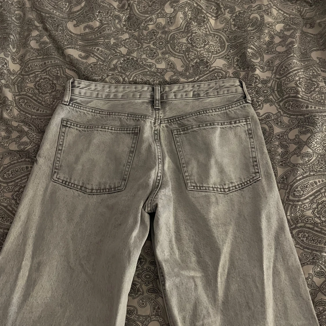 Gråa wide jeans från Zara - 1