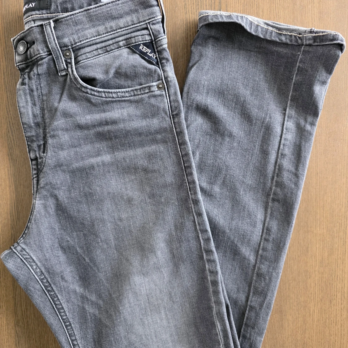 Grå jeans från Replay - 3