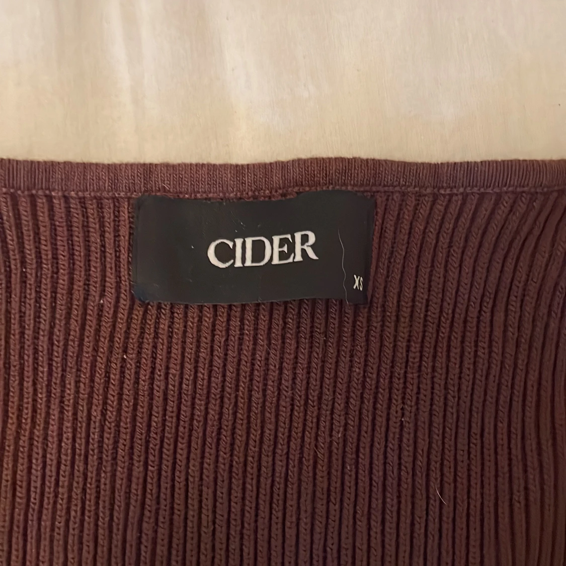 Brun ribbad topp från Cider - 2