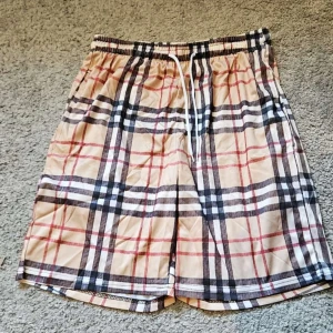 Burberry Shorts - Snygga beige burberry shorts || Storlek XS || helt nya