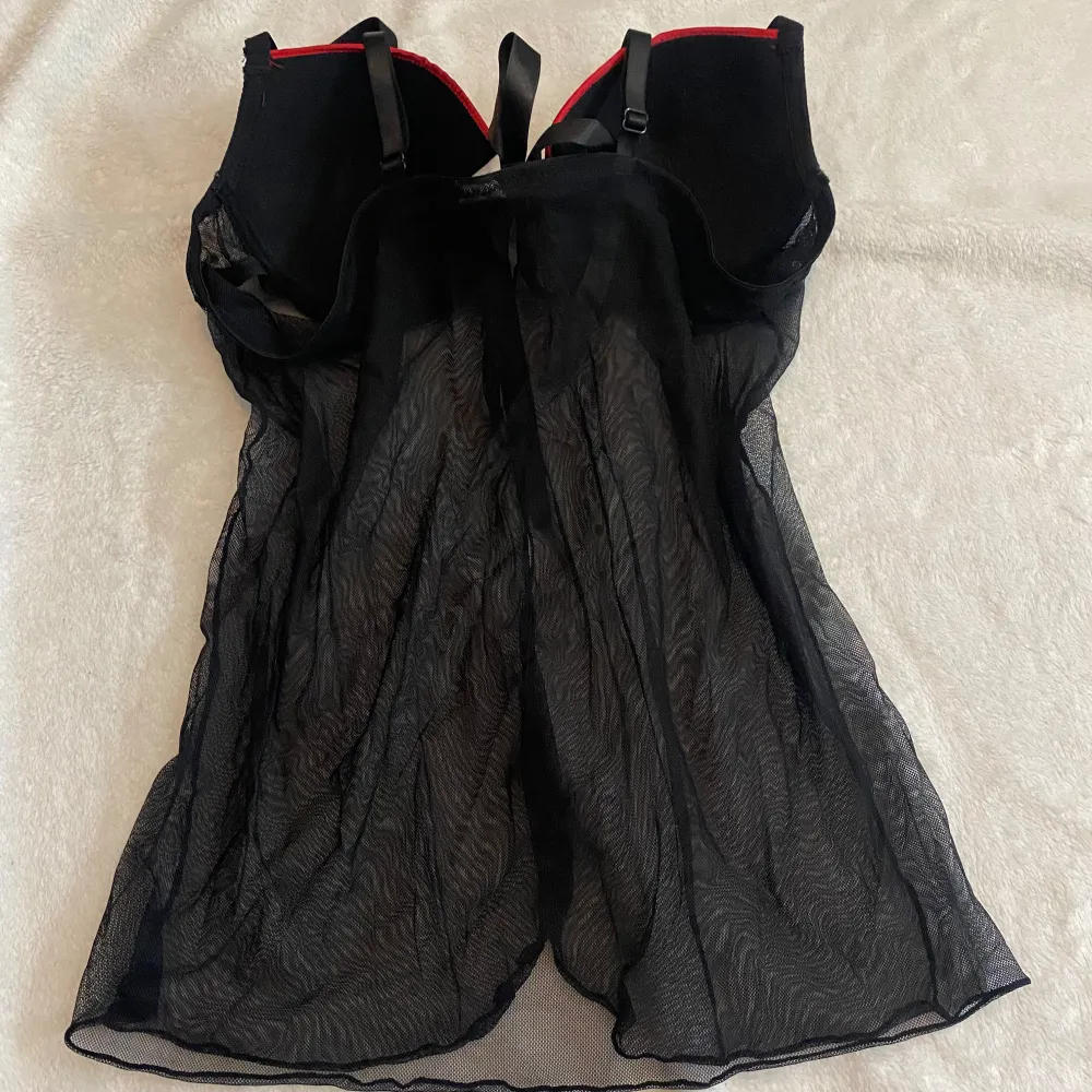 Length: 51cm Waist: 37cm x2 Cup: ↕️17cm ↔️18cm. Puserot.