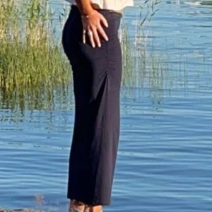 Grå långkjol med slits - Använd fåtal gånger