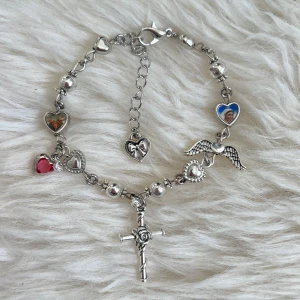 Kors armband   - Handgjort armband 🎀 använd gärna köp nu! Frakt med frimärke: 22kr 💕