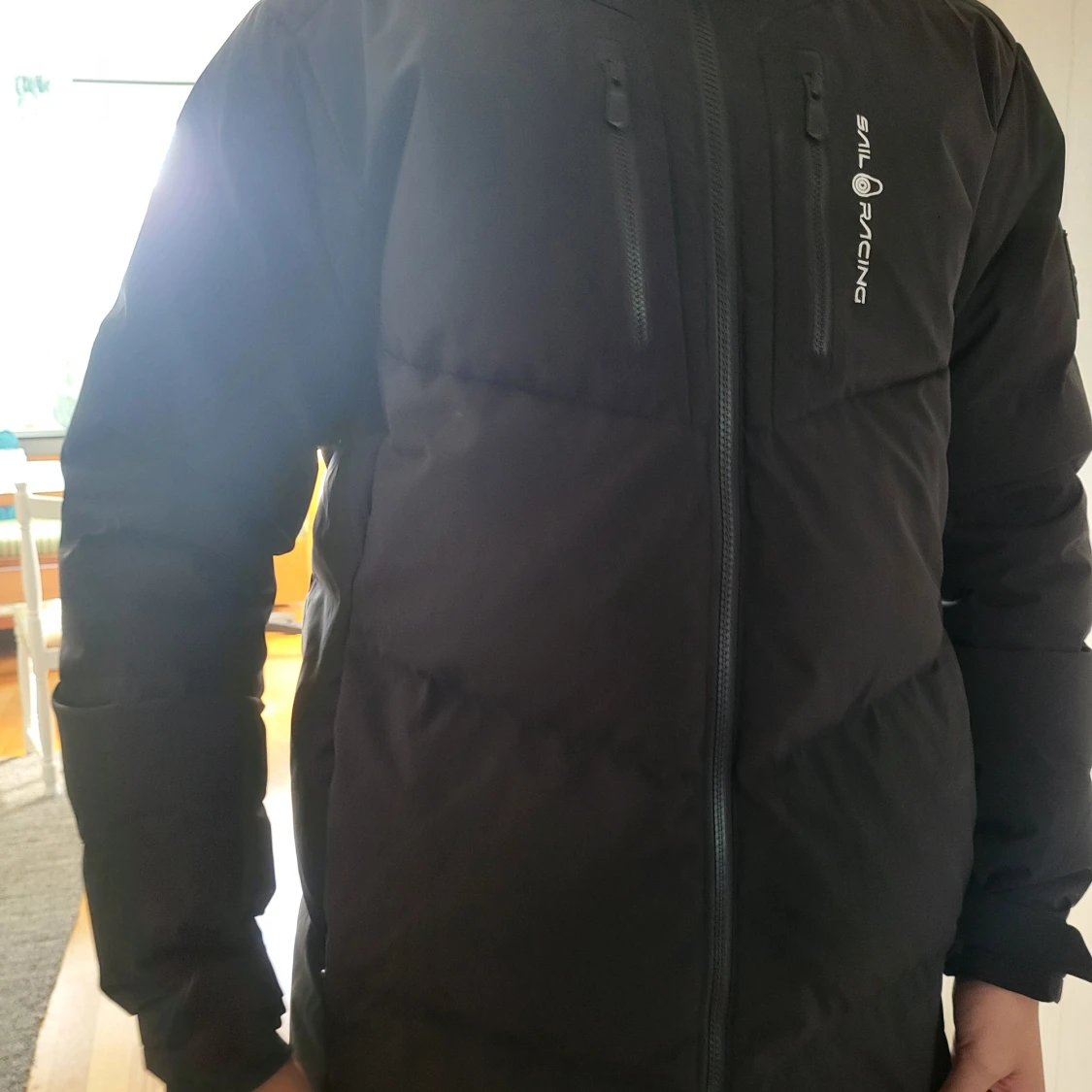 Svart dunjacka från Sail Racing - 4